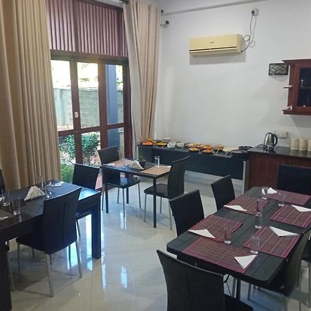 نيجومبو Hotel Blue Bird المظهر الخارجي الصورة