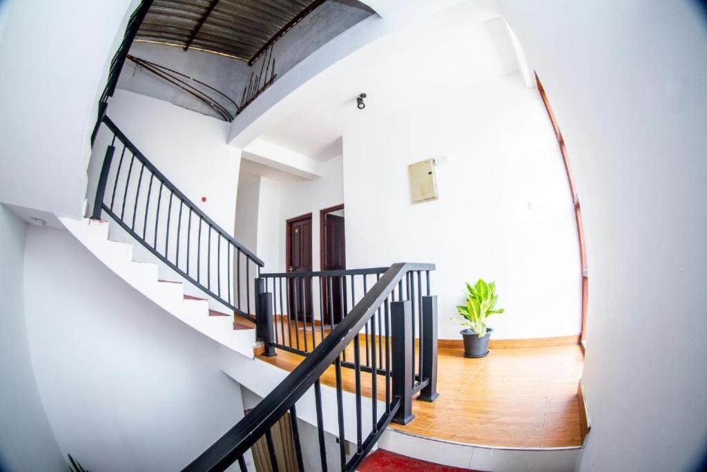 نيجومبو Hotel Blue Bird المظهر الخارجي الصورة