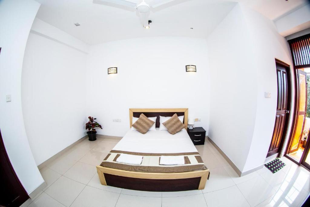 نيجومبو Hotel Blue Bird المظهر الخارجي الصورة