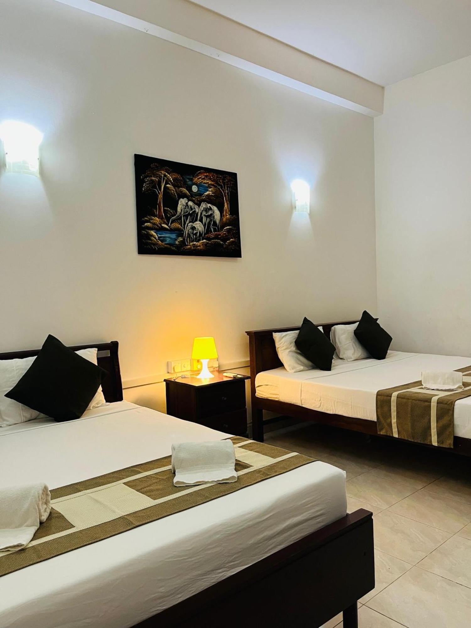 نيجومبو Hotel Blue Bird المظهر الخارجي الصورة