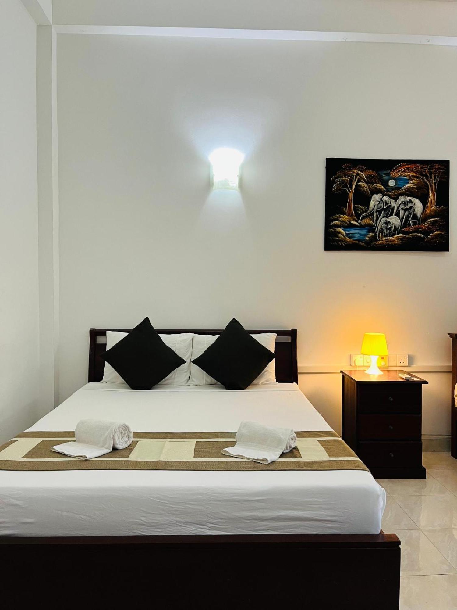 نيجومبو Hotel Blue Bird المظهر الخارجي الصورة
