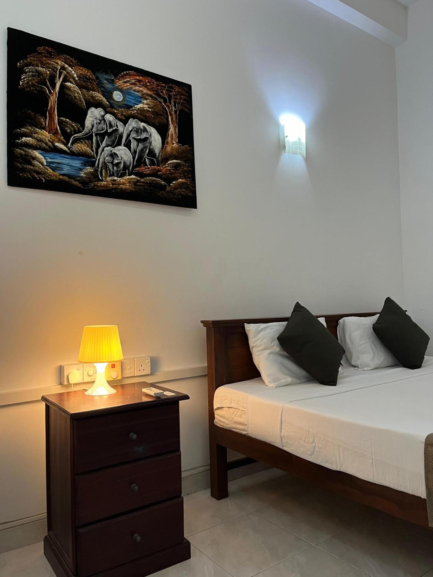 نيجومبو Hotel Blue Bird المظهر الخارجي الصورة