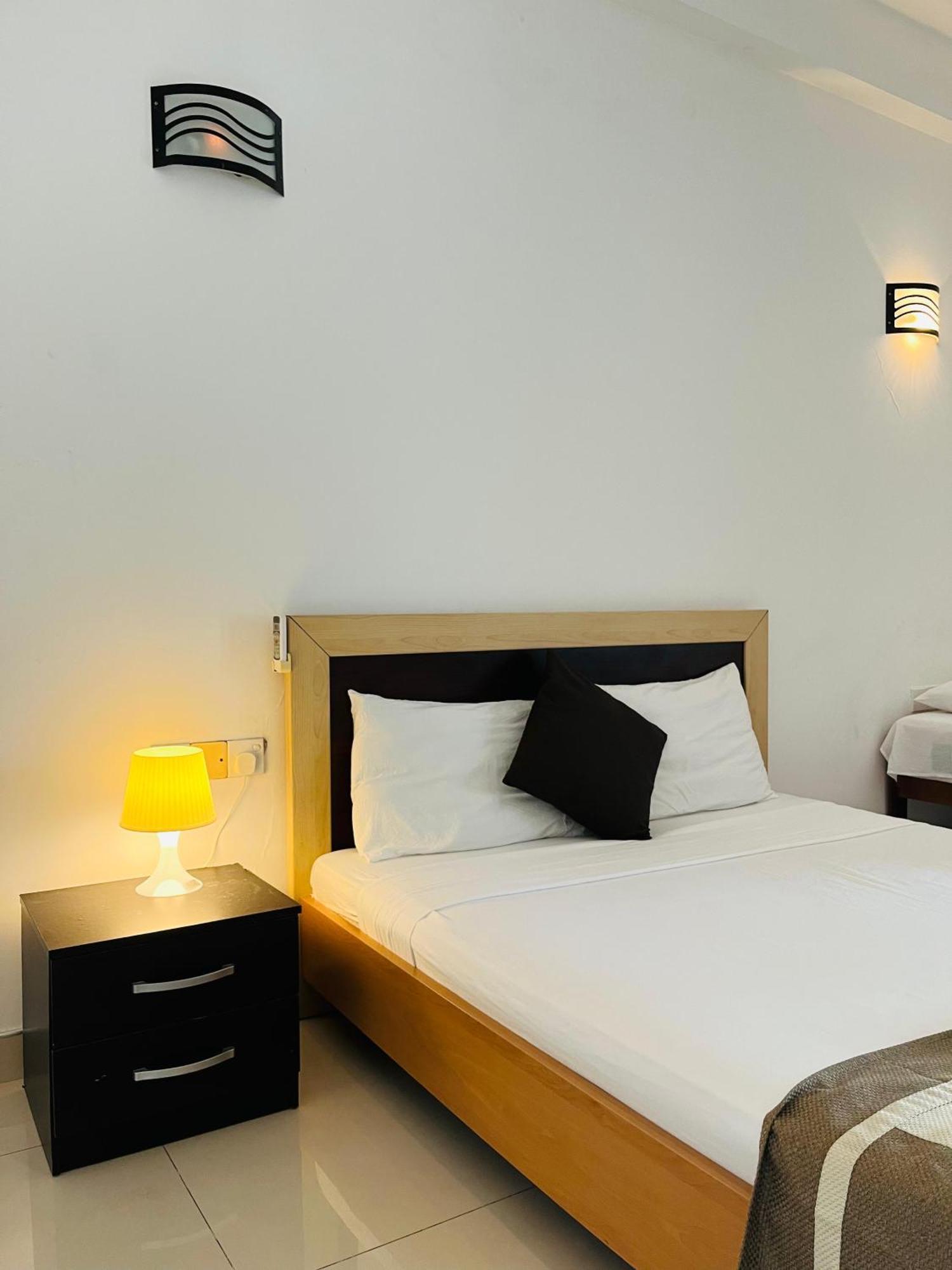 نيجومبو Hotel Blue Bird المظهر الخارجي الصورة