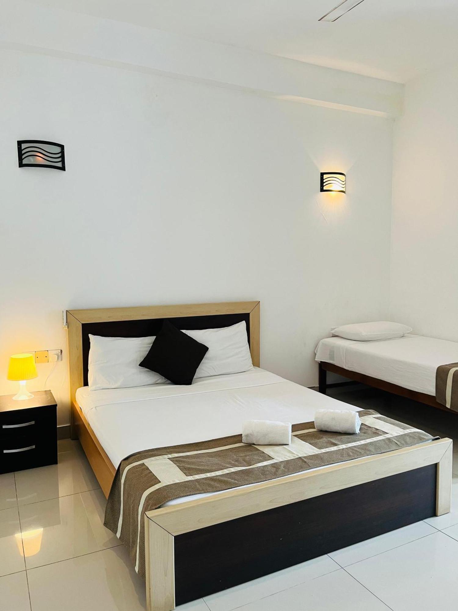 نيجومبو Hotel Blue Bird المظهر الخارجي الصورة